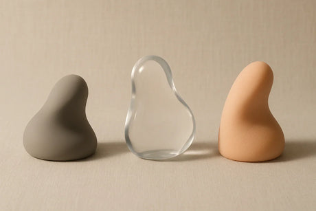 Drie materiaalmodellen van silicone-achtig, glas-achtig en TPE-achtig oppervlak.